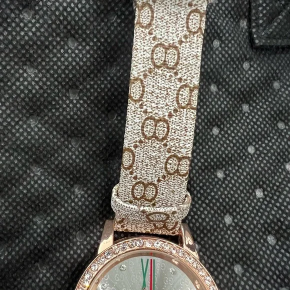 Watch - Picture 4 of 7